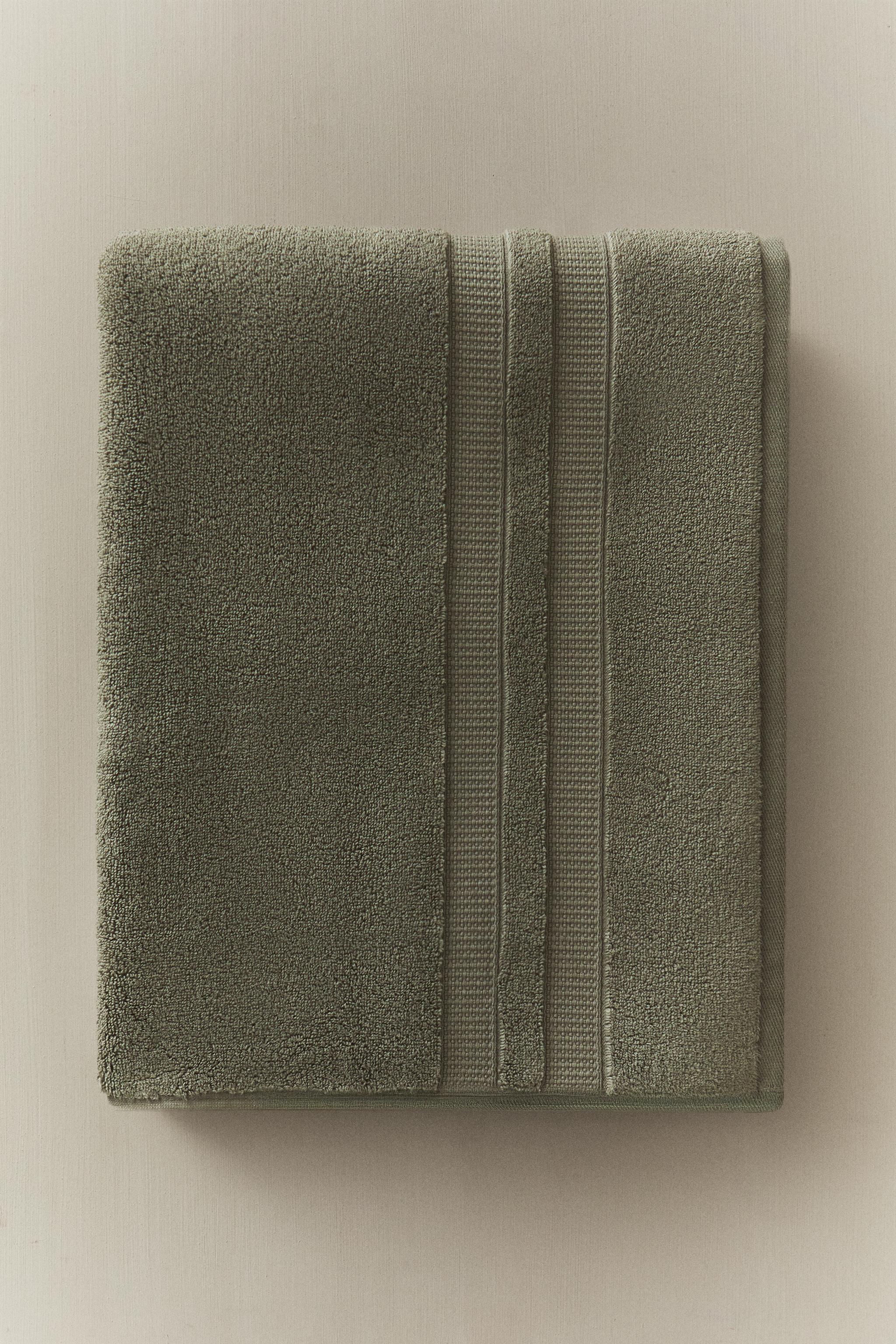 EXTRA SOFT DOUBLE BORDER BATH TOWEL